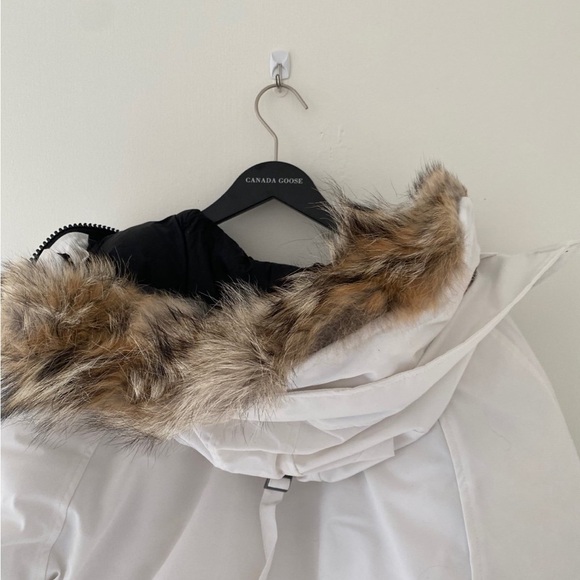 Rare Men’s Canada goose white bomber jacket - Picture 4 of 6
